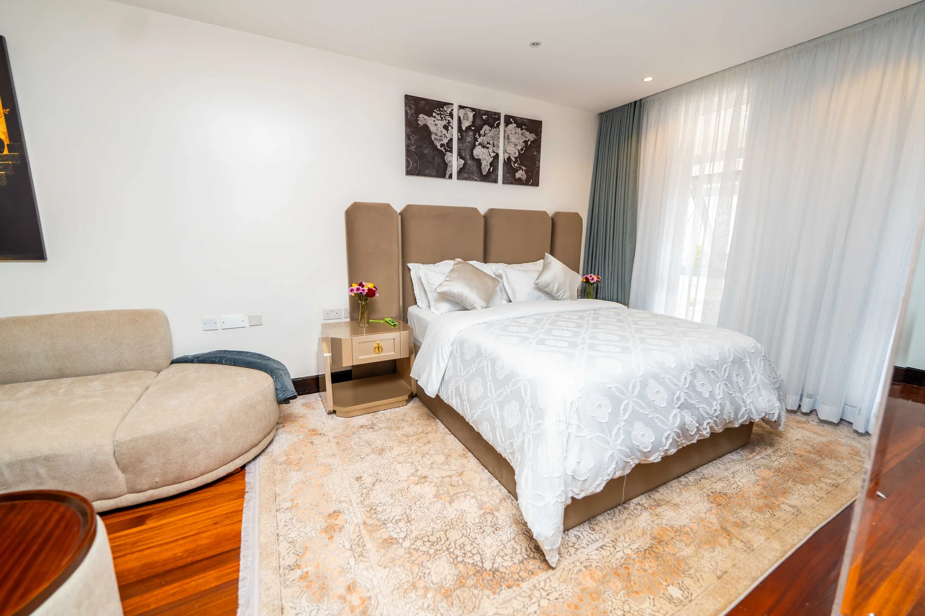 Crest 2 accommodation — Reserve Residency, Runda